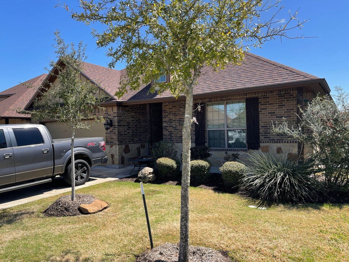 Foto del edificio - College Station - 4 bedroom - 4.5 bath / 2...