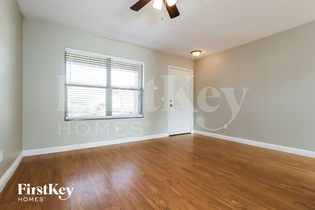 Building Photo - 25193 W Cranston Ln