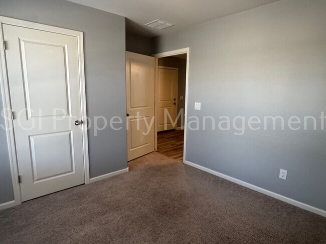 Foto del edificio - 2033 E Velvet Pl