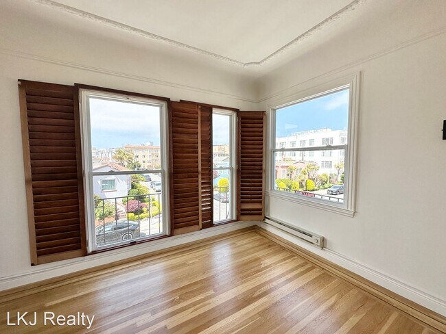 Building Photo - 2 br, 1.5 bath House - 1957 Beach Street