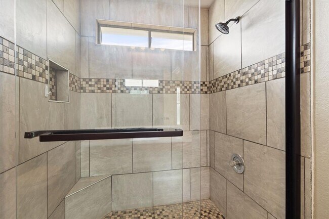 Building Photo - 206 Stanford Dr