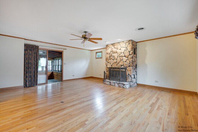 Building Photo - 1610 W Olive St