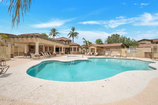 Foto del edificio - 10136 E Southern Ave