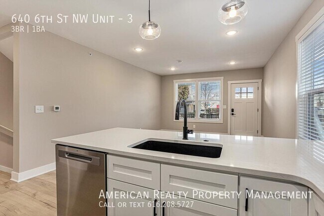 Building Photo - 640 6th St NW