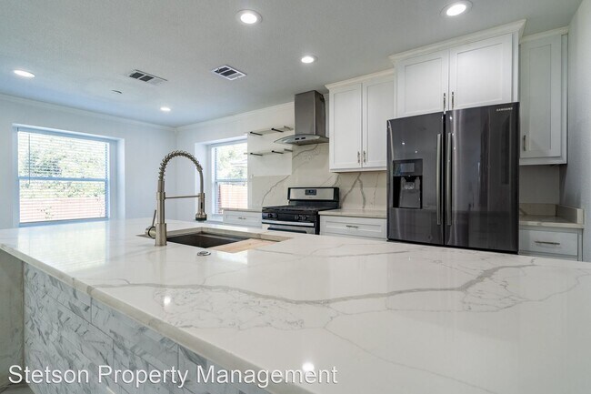 Building Photo - 3 br, 2.5 bath House - 449 Grey Feather Ct