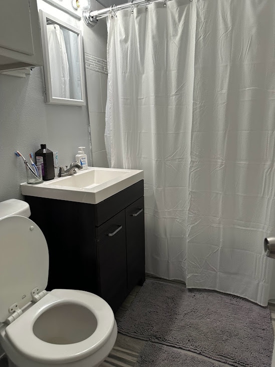 Building Photo - 3115 Adrian Ave