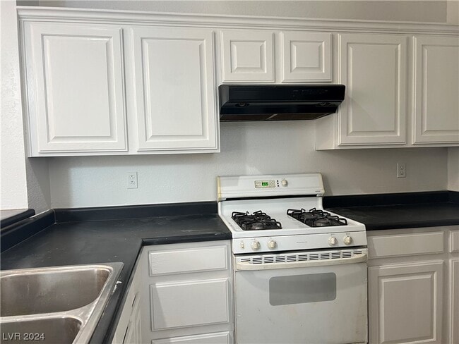 Building Photo - 3220 Tocata Dr