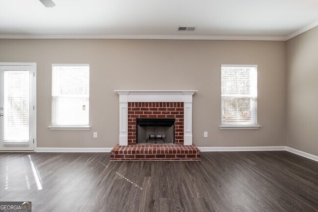 Building Photo - 580 Fieldcrest Dr