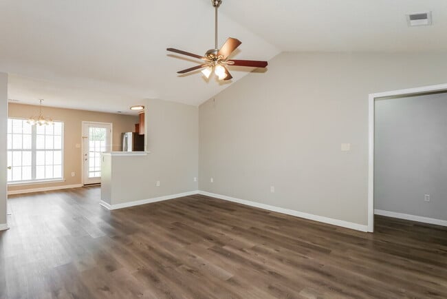 Building Photo - 10734 Ridgefield Dr