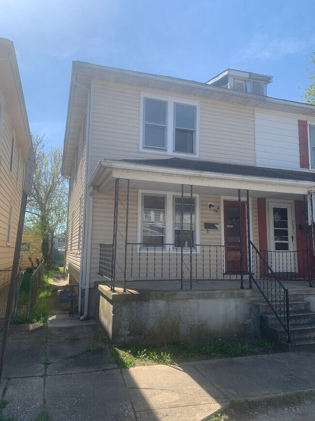 Foto del edificio - 3 Bedroom 1 Bath House, Yard, East End Yor...