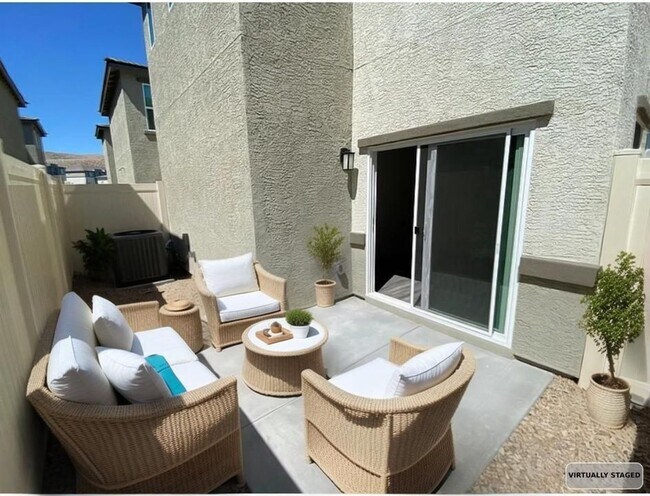 Foto del edificio - Gorgeous Townhome!