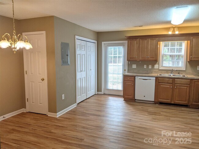 Foto del edificio - 140 Locomotive Ln