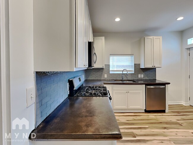 Foto del edificio - 329 Woodland Ave