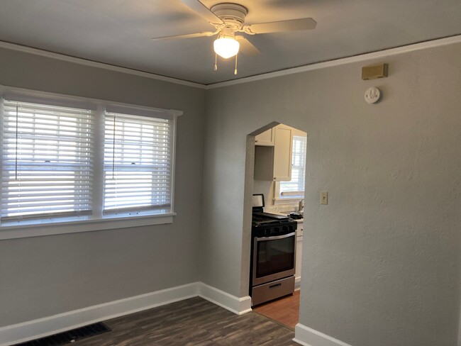 Building Photo - 3 Bedroom One Bath home at 68th St in Urba...