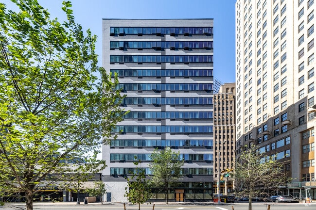 Building Photo - 10 Commerce