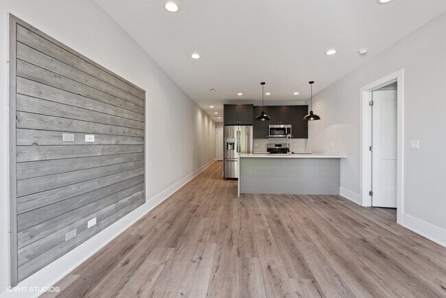 Building Photo - 3720 N Ashland Ave