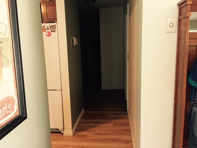 Foto del edificio - 932 E Hillview Dr