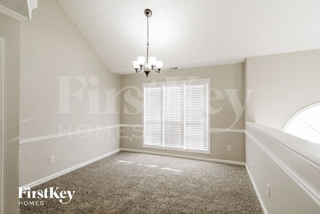 Building Photo - 95 Syracuse Ln
