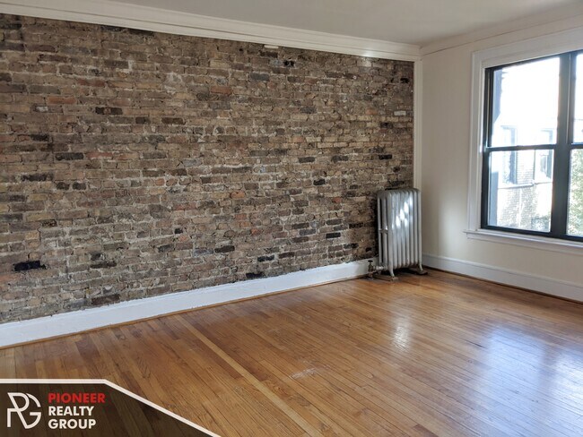 Building Photo - 2334 N Spaulding Ave