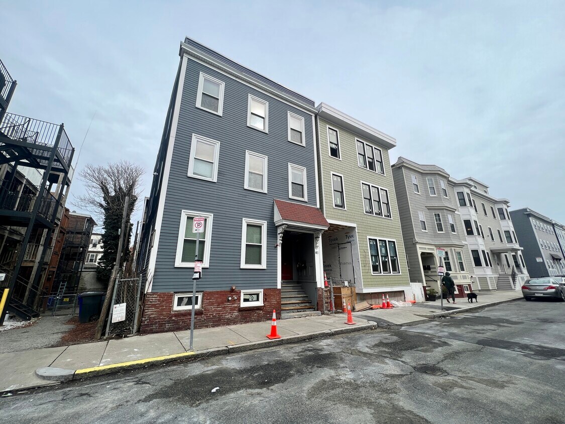 Foto principal - 41 Washburn St