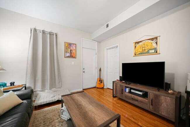 Foto del edificio - 3340 S Carpenter St