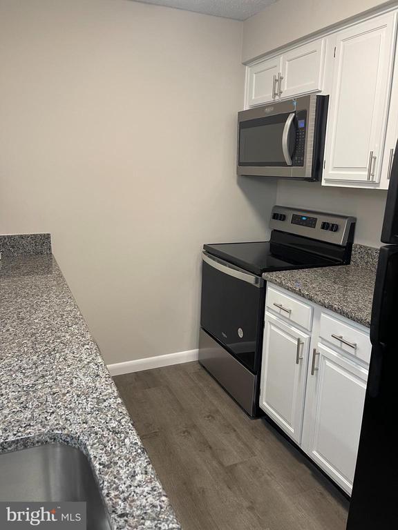 Building Photo - 607 Ravens Crest Dr