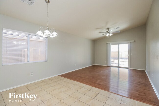 Building Photo - 3975 E Pinto Valley Rd