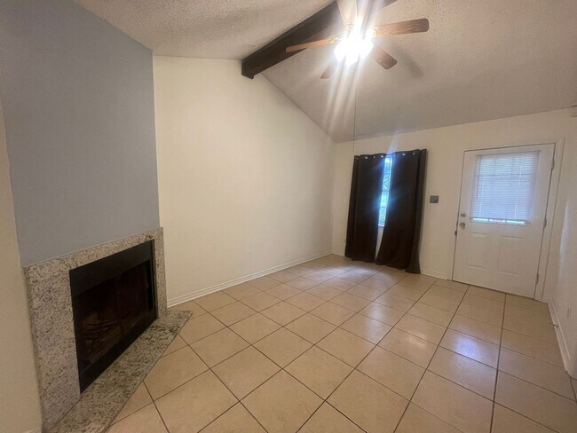 Foto del edificio - Southern Hills Charmer! Come see today!