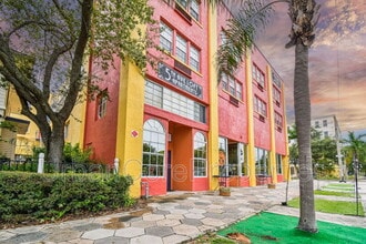 Building Photo - 216 5th Ave N