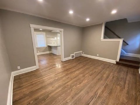 Building Photo - 3307 Dewey Ave