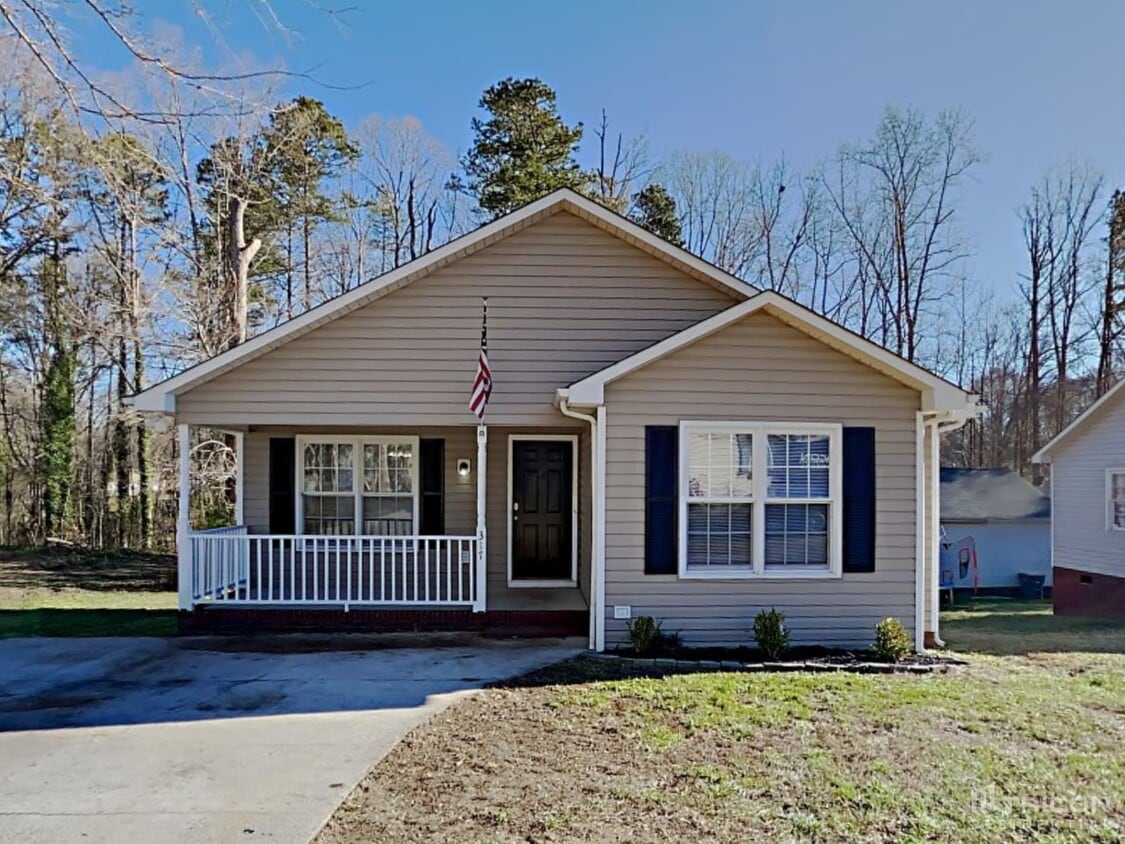 Primary Photo - 317 Echo Ave
