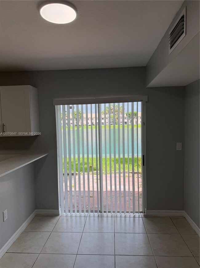 Foto del edificio - 1261 SE 27th St