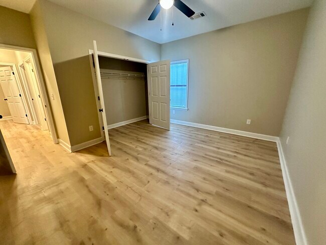 Foto del edificio - 232 Sylvan Rd