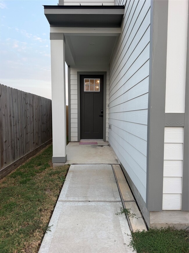 Building Photo - 4026 St Andres Ln