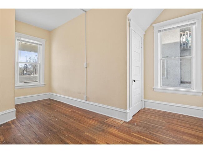 Building Photo - 2222 N Girard Ave