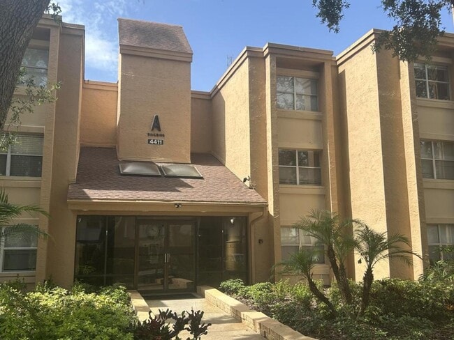 Foto del edificio - 4411 Shady Terrace Ln