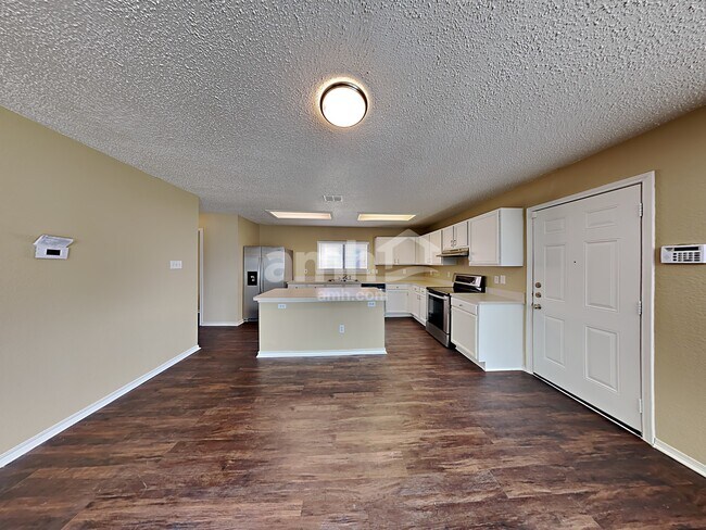 Foto del edificio - 304 Sandlewood Ln