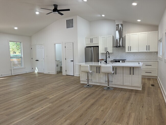 Photo - 8625 Cedarbrook Dr House