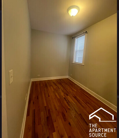 Building Photo - 2933 N Ridgeway Ave