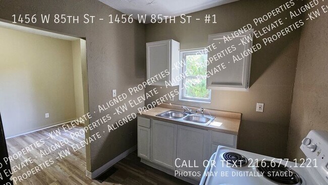 Foto del edificio - Restored, refreshed  2 bed for  rent!