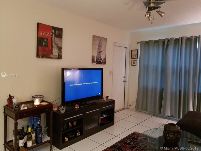 Building Photo - 5161 W Oakland Park Blvd