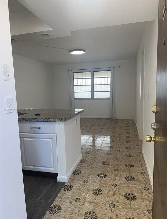 Foto del edificio - 237 SW 13th St