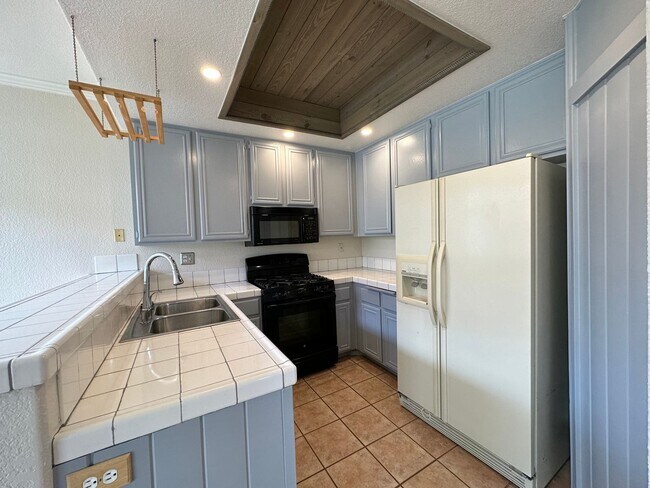 Foto del edificio - Stunning 4 bedroom home in Oceanside near ...
