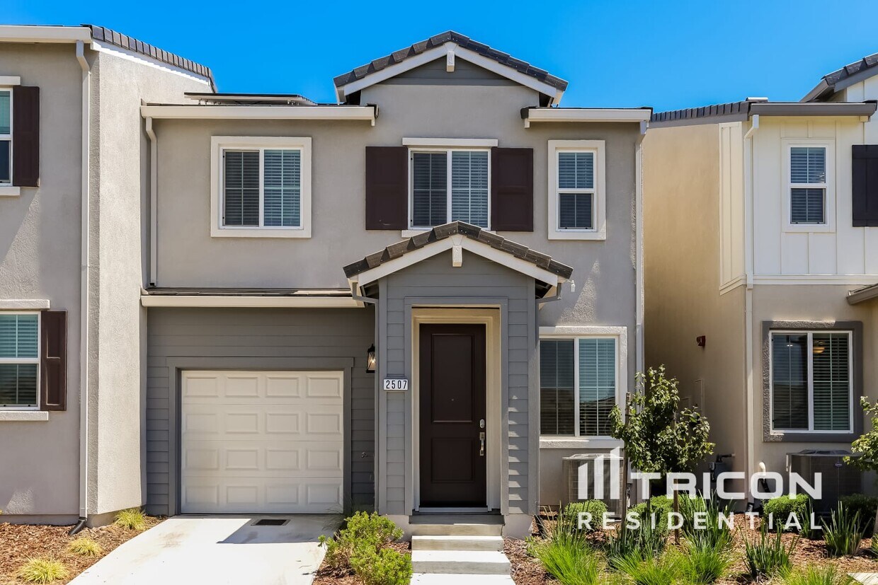 Foto principal - 2507 Gold Brk St