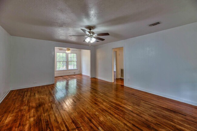 Foto del edificio - 816 Ogden St