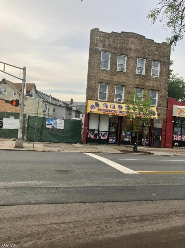 Primary Photo - 789 S Orange Ave