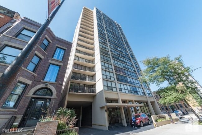 Building Photo - 1530 N LaSalle St