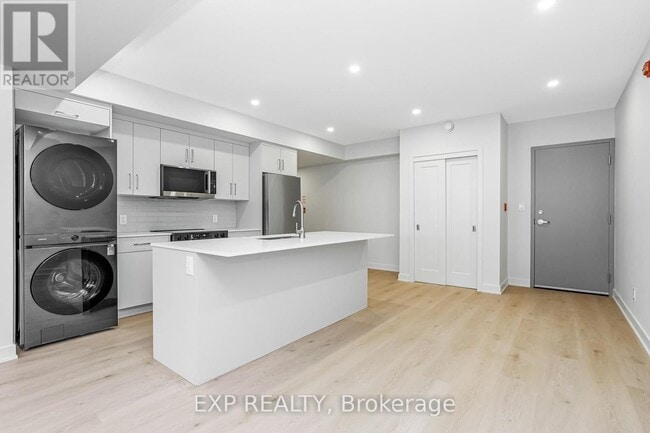 Photo du bâtiment - 1267 Summerville Ave