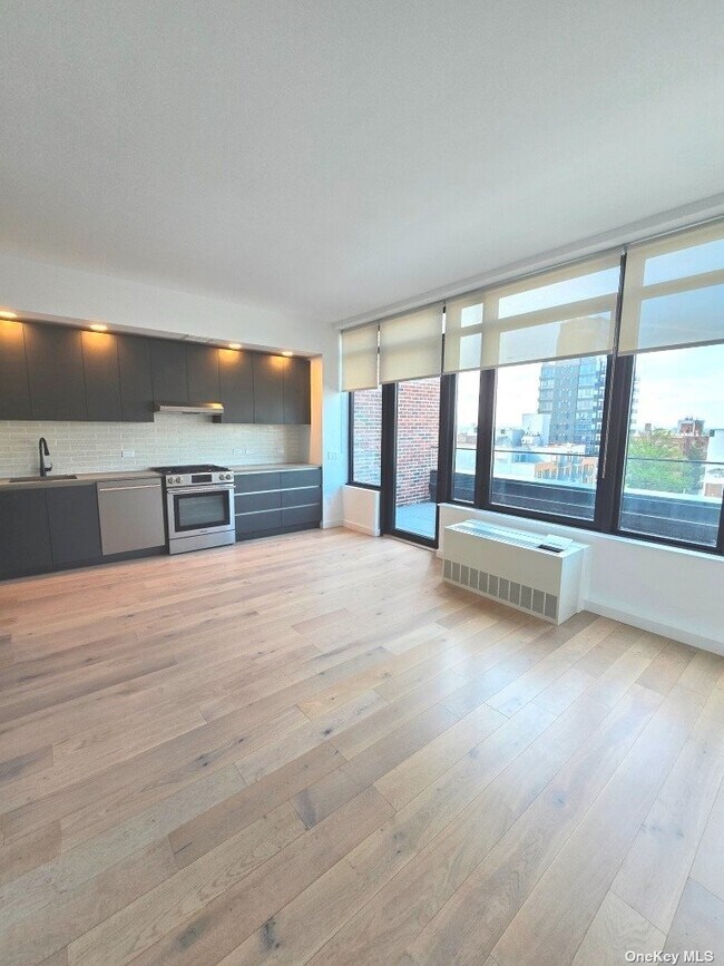 Foto del edificio - 144-74 Northern Blvd