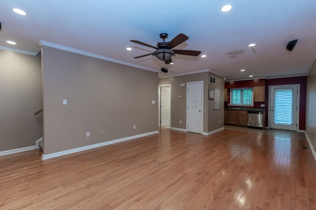 Building Photo - 127 Banksville Pl